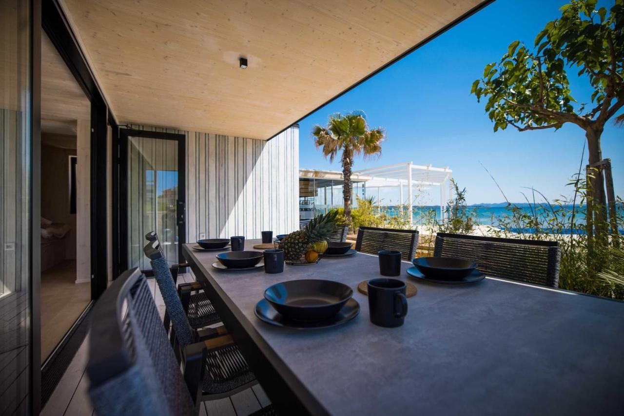 Arcadia Eco-Luxe Mobile Homes With Infinity Pool By Oiko Collection Привлака Экстерьер фото